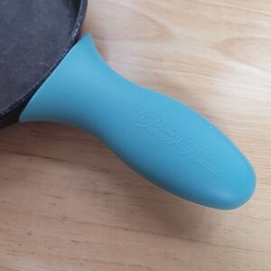 The Pioneer Woman Silicone Cast Iron Handle Holder Grip Turquoise Blue Butterfly